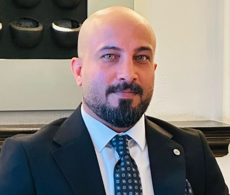 علي سامي حسن - صورة